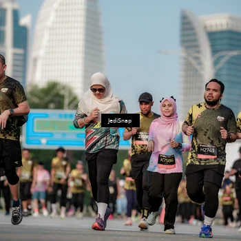 Runner Photo 6764073