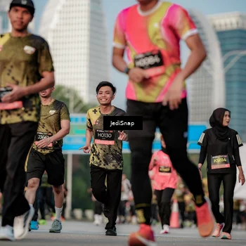 Runner Photo 6764255