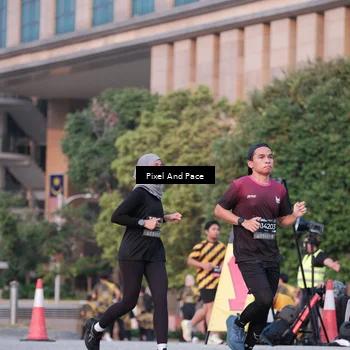 Runner Photo 6764330