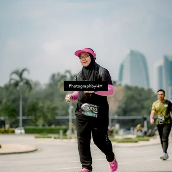 Runner Photo 6764402