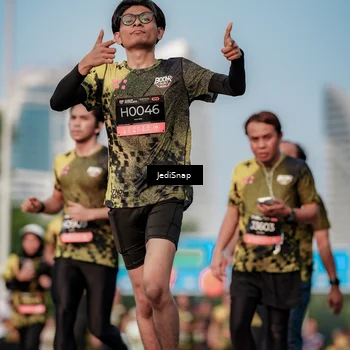Runner Photo 6764411