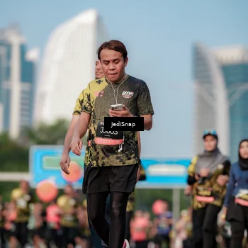 Runner Photo 6764427
