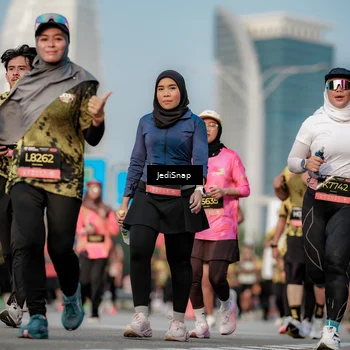 Runner Photo 6764472