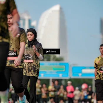 Runner Photo 6765053