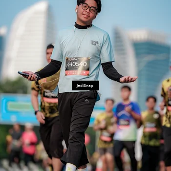 Runner Photo 6765065