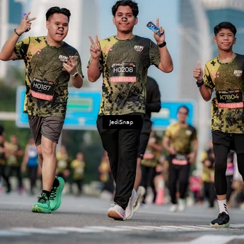 Runner Photo 6765070