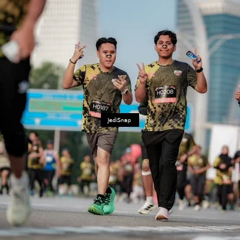 Runner Photo 6765071