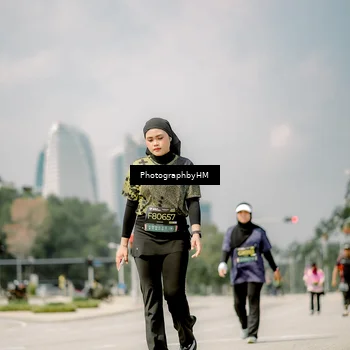Runner Photo 6765075