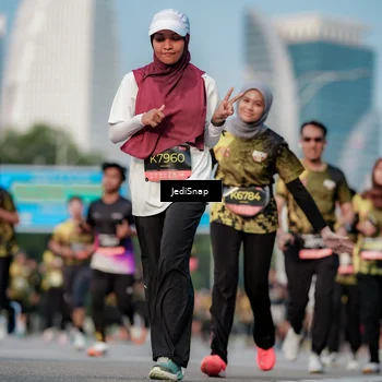 Runner Photo 6765476