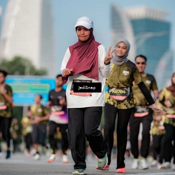 Runner Photo 6765599