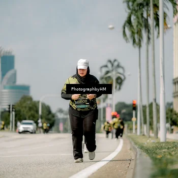 Runner Photo 6765813