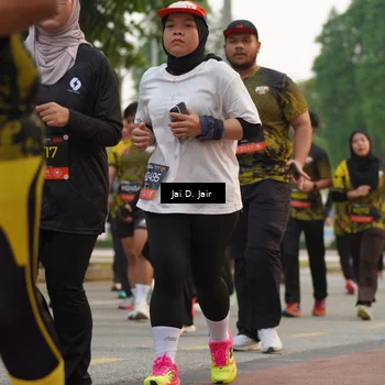 Runner Photo 6766140