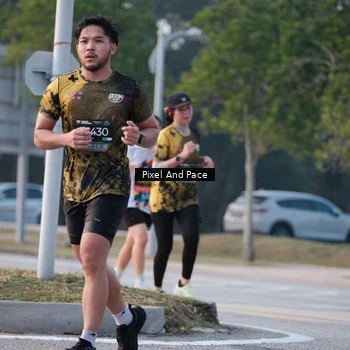 Runner Photo 6766191