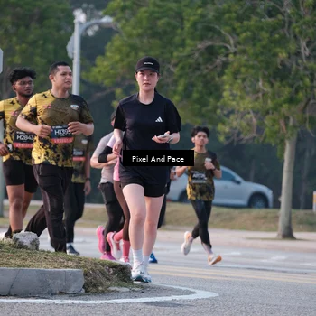 Runner Photo 6766210