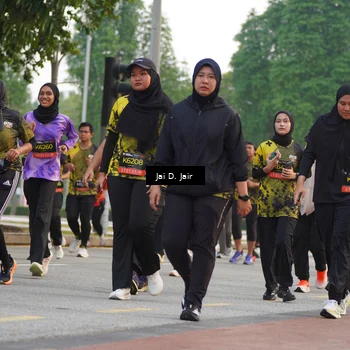 Runner Photo 6766254