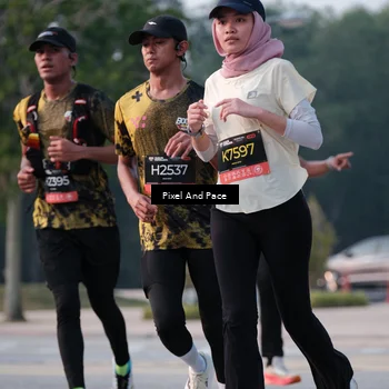 Runner Photo 6766292