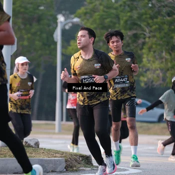 Runner Photo 6766312