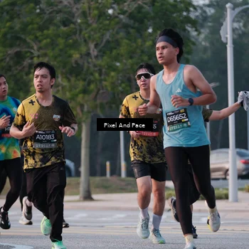 Runner Photo 6766381