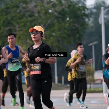 Runner Photo 6766453