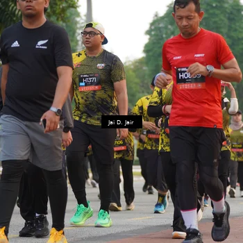 Runner Photo 6766460