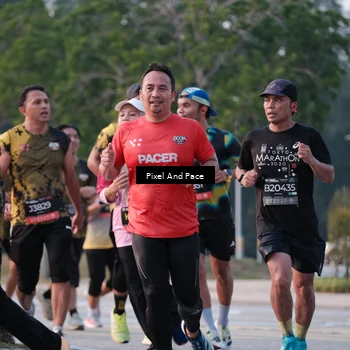 Runner Photo 6766517