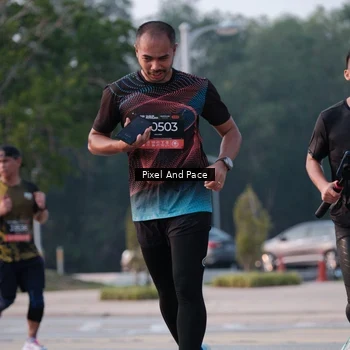 Runner Photo 6766591