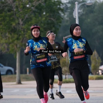 Runner Photo 6766595
