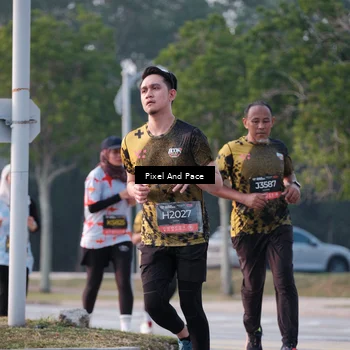Runner Photo 6766613