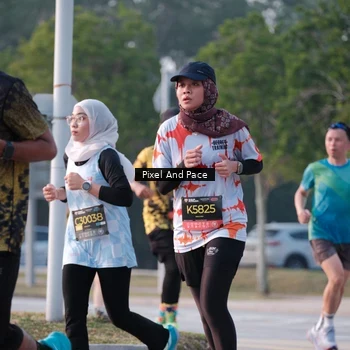 Runner Photo 6766636