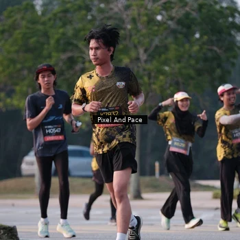 Runner Photo 6766659