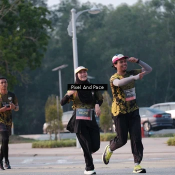 Runner Photo 6766660