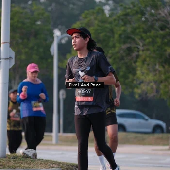 Runner Photo 6766664