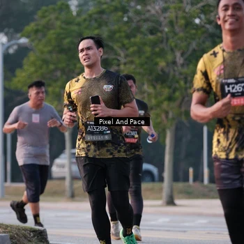 Runner Photo 6766692