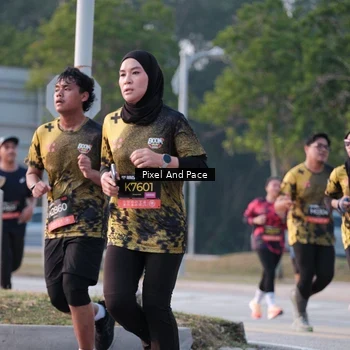 Runner Photo 6766703