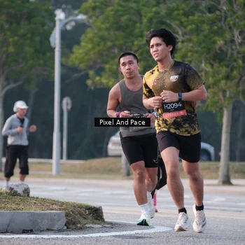 Runner Photo 6766715
