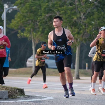 Runner Photo 6766723