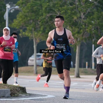 Runner Photo 6766724