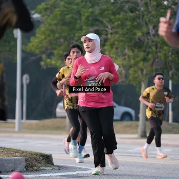 Runner Photo 6766729