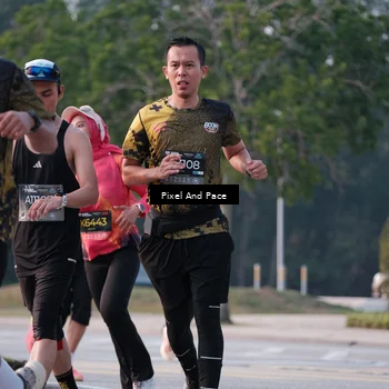 Runner Photo 6766807