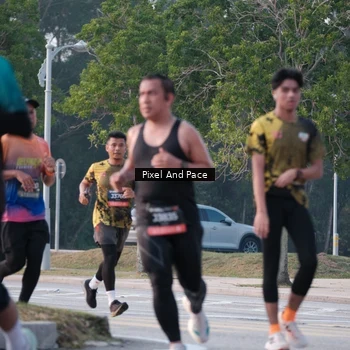Runner Photo 6766833