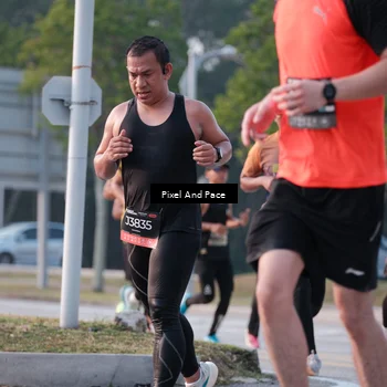 Runner Photo 6766835