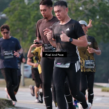 Runner Photo 6766879