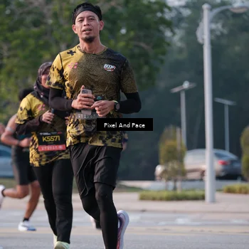 Runner Photo 6767318