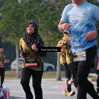 Runner Photo 6767339