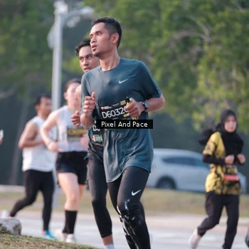 Runner Photo 6767436