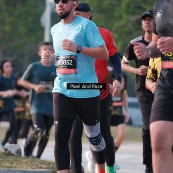 Runner Photo 6767438