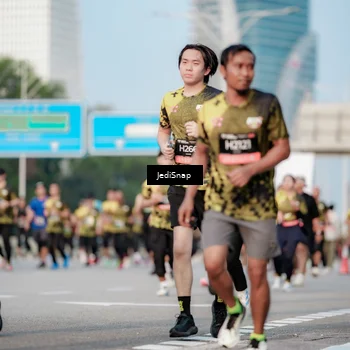 Runner Photo 6767690