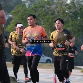 Runner Photo 6767881