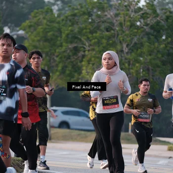 Runner Photo 6767912