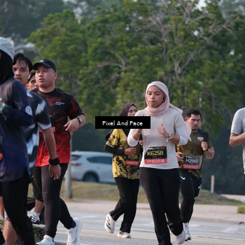 Runner Photo 6767914